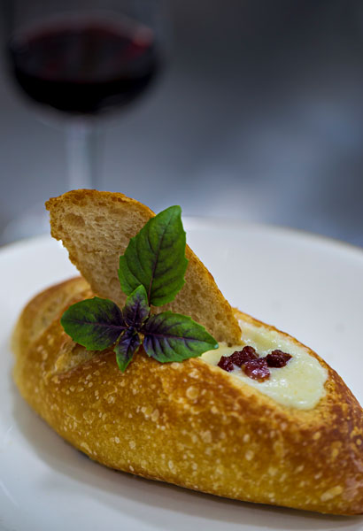 A fotografia mostra o creme de queijo da Chef Gourmet Santo Amaro pronto.