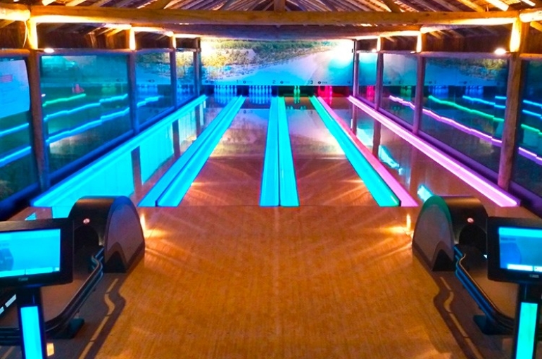 Pista de boliche do Portobello Resort & Safári - crédito: divulgação